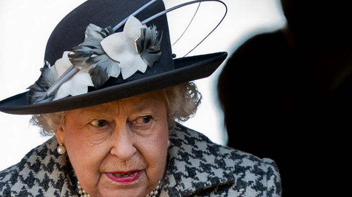 Guardian обвинила королеву в попытке скрыть свое состояние. В Букингемском дворце ответили