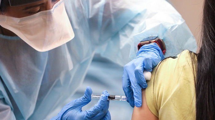 Пакет COVID-вакцинации ввели в Программу медгарантий 2021