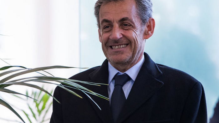 Экс-президента Франции Саркози приговорили к трем годам тюрьмы
