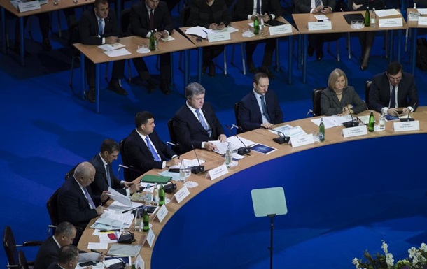 Украина вскоре откажется от кредитов — Порошенко