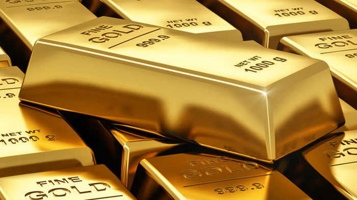 Инвесторы увидели конец пандемии и продают золото. Цена упала до 8-месячного минимума