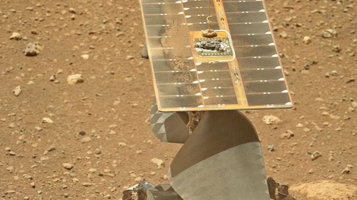 Ровер показал, как марсианский вертолет готовится к первому взлету (фото)