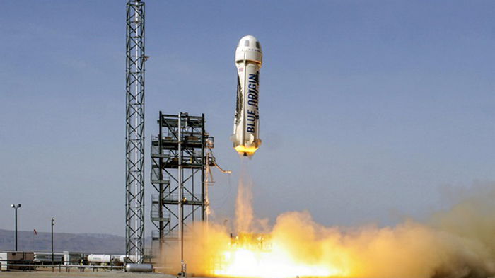 В США испытали ракету Безоса для космотуризма