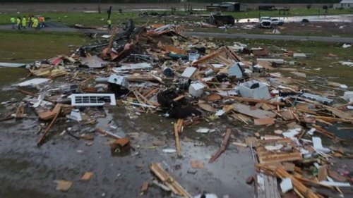 В США торнадо вызвали разрушения, есть жертвы (видео)
