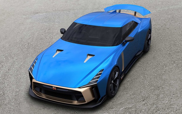Nissan представил серийную версию суперкара GT-R50