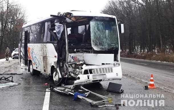 В Хмельницкой области шесть человек пострадали в ДТП с автобусом