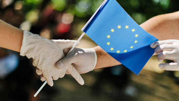 ЕС готов обсудить отказ от патентов на вакцины от COVID-19