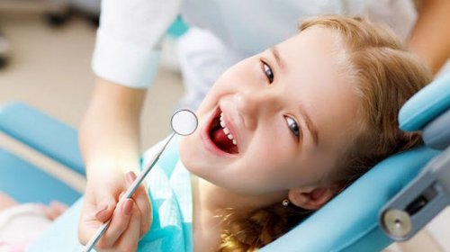 Как часто нужно посещать стоматолога взрослым и детям?