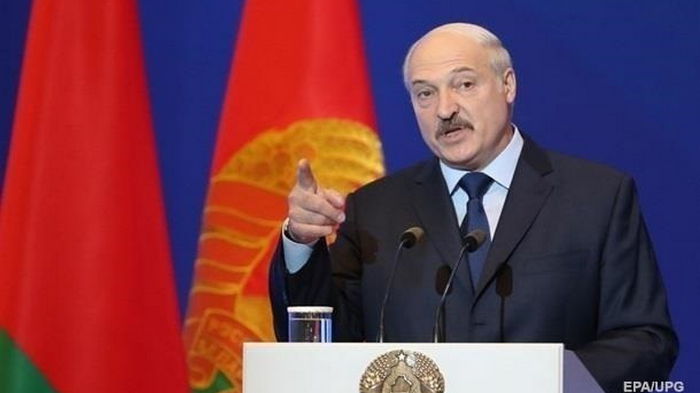 Лукашенко заявил о создании живой вакцины от COVID-19