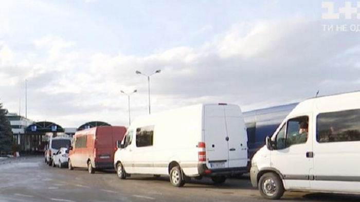 На польской границе скопились сотни авто (видео)