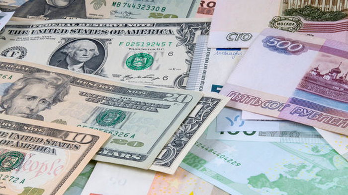 Доллар и евро на межбанке подорожали