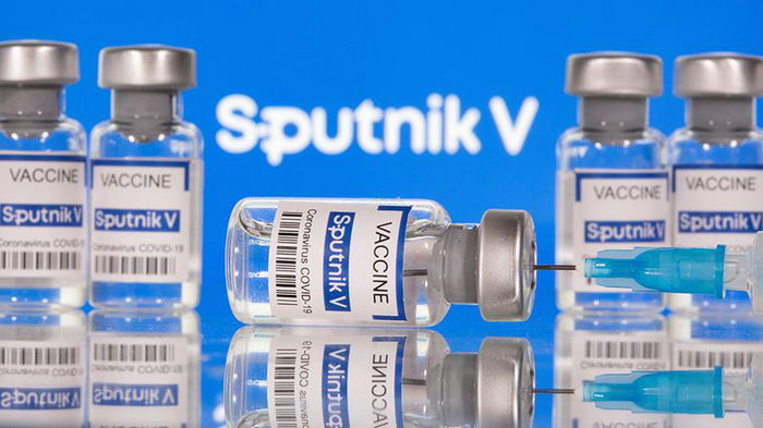 Несмотря на скандал. Словакия с июня начнет прививать от COVID-19 российской вакциной