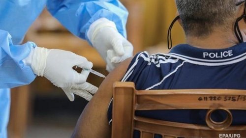 В США сняли все ограничения для вакцинированных граждан (видео)