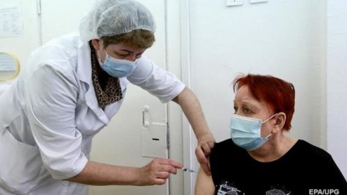 В Украине началась вакцинация из очереди в Дія