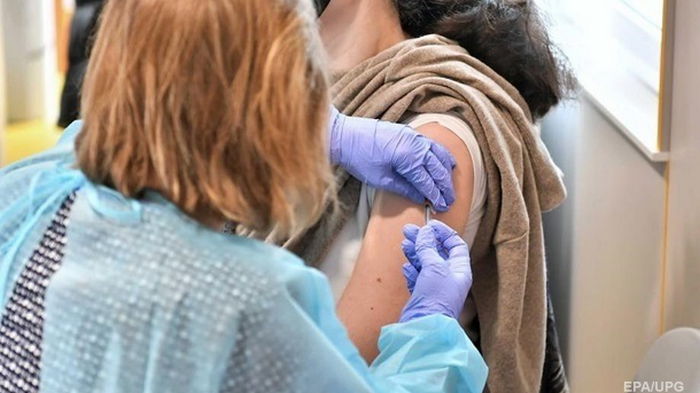 В Украине за сутки сделали 18 тысяч прививок
