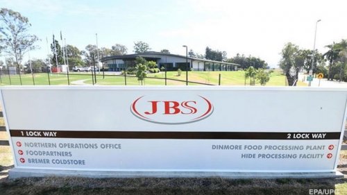 Крупнейший экспортер мяса JBS приостановил производство из-за хакеров
