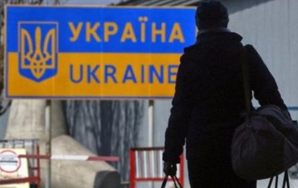 За рубежом работают до 12 миллионов украинцев — министр
