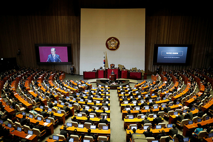 Южнокорейских политиков назвали опухолью и мусором эпохи