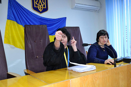 Украинская судья показала «фигу» и стала звездой интернета