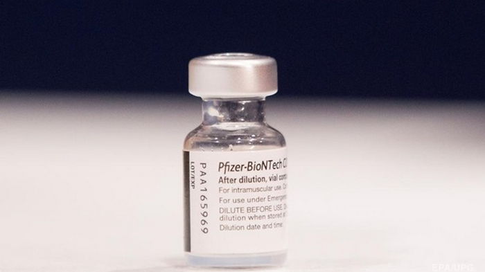 В Японии у семи человек выявили осложнения после вакцины Pfizer