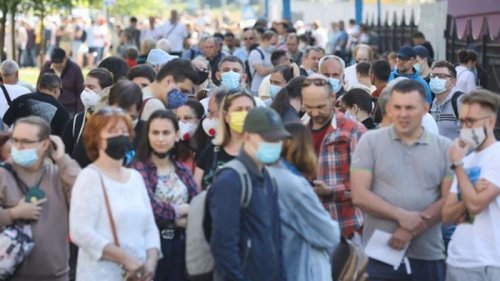 В Киеве перенесли массовую COVID-вакцинацию