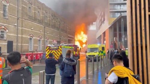 В Лондоне возле ж/д станции произошел пожар и мощные взрывы