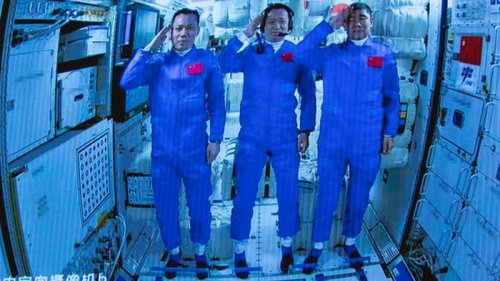 Второй раз за историю. Китайские астронавты вышли в открытый космос