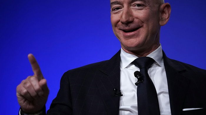 После ухода с Amazon Безос разбогател на $11 млрд