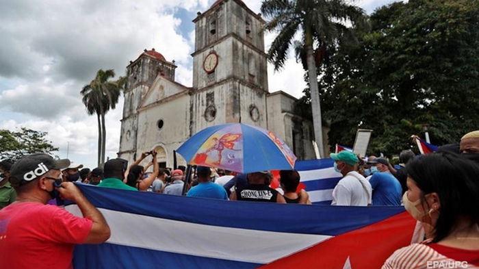 На Кубе проходят антиправительственные протесты