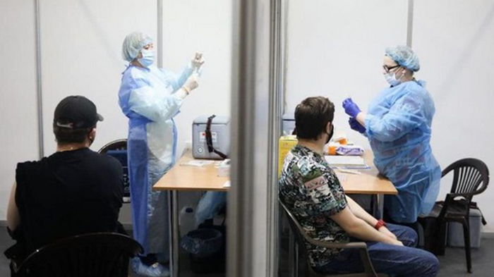 COVID-прививки получили еще 108 тысяч украинцев