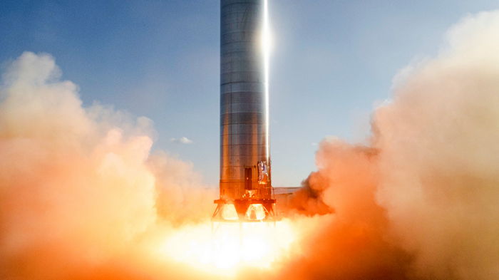 SpaceX впервые включили двигатели на огромном ускорителе корабля Starship (видео)
