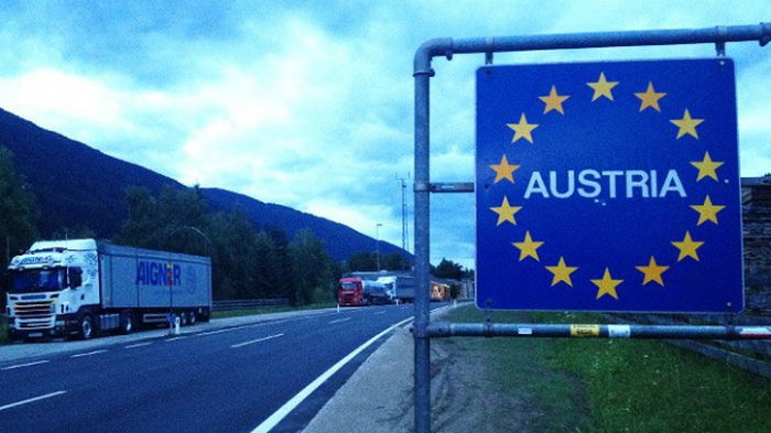 Из-за потока мигрантов. Австрия усилит контроль на границах