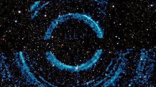 Загадочные кольца вокруг черной дыры V404 Cygni. Ученые выяснили, что это такое (видео)