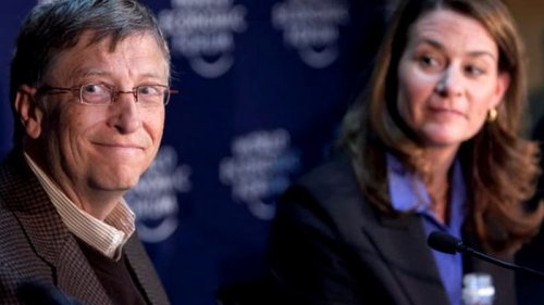 Один из самых богатых людей стал холостяком