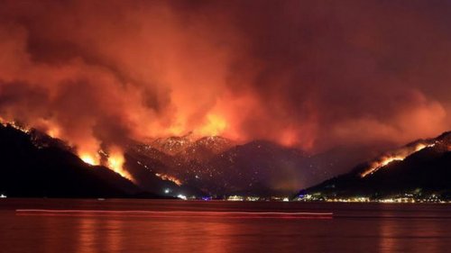 Пожары в Турции обвалили цены на турпутевки