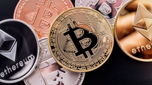Курс критповалют Bitcoin и Ethereum достиг максимума трех месяцев