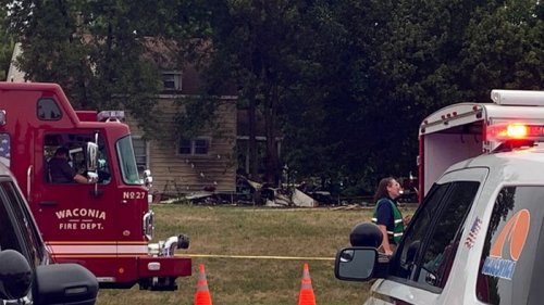 В США самолет упал на жилой дом, есть погибшие