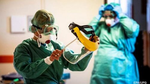 В США не исключают возникновение устойчивого к вакцинам COVID-штамма