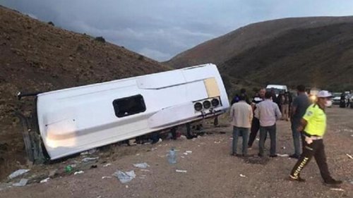 В Турции в ДТП попал автобус с пассажирами, десятки пострадавших (фото)