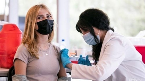 Более 51 тысячи украинцев вакцинировались от COVID