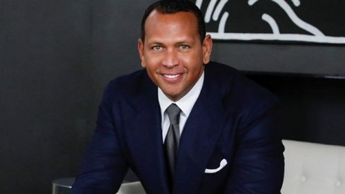 Фанаты в ярости: Родригес оставил себе Porsche, подаренный Джей Ло