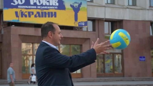 Мэры приняли участие в волейбольном флешмобе (видео)