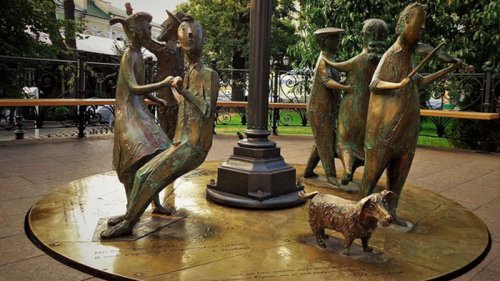 В Одессе ребенок получил ожоги, упав на скульптуру (фото)