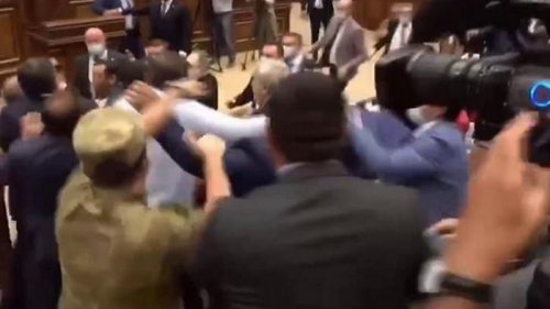 В парламенте Армении произошли две драки