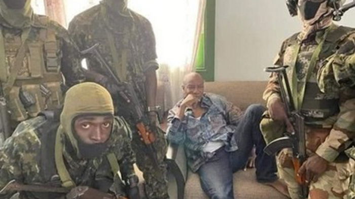 В Гвинее мятежники захватили президента