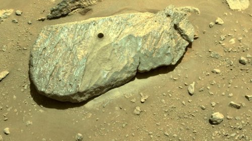 Марсоход Perseverance все же просверлил камень и взял пробу породы (фото)