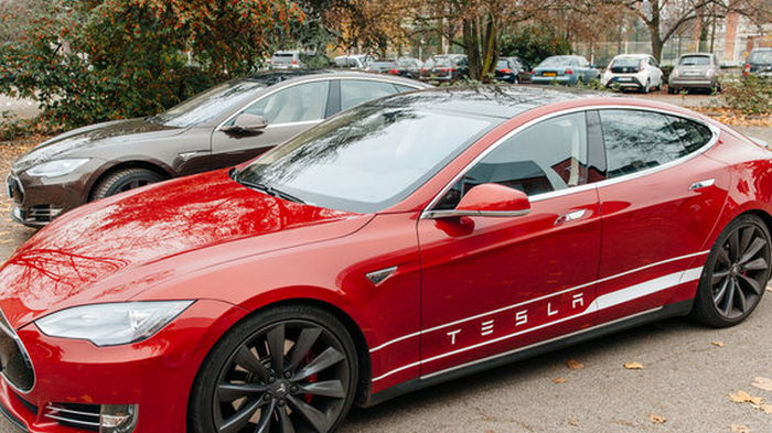Маск призвал сотрудников Tesla работать супер-хардкорно из-за количества заказов