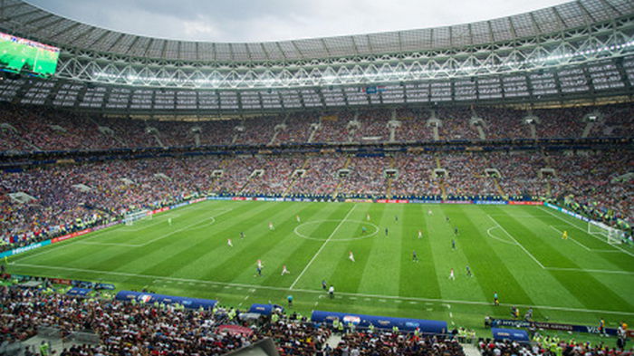 УЕФА разрешил болельщикам посещать выездные матчи еврокубков
