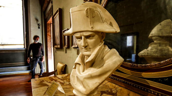 В Гонконге нашли шляпу Наполеона с ДНК императора. Головной убор продадут с аукциона: фото
