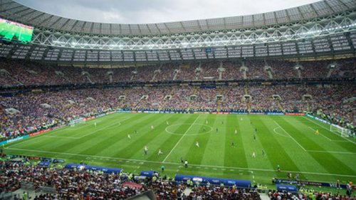 УЕФА разрешил болельщикам посещать выездные матчи еврокубков